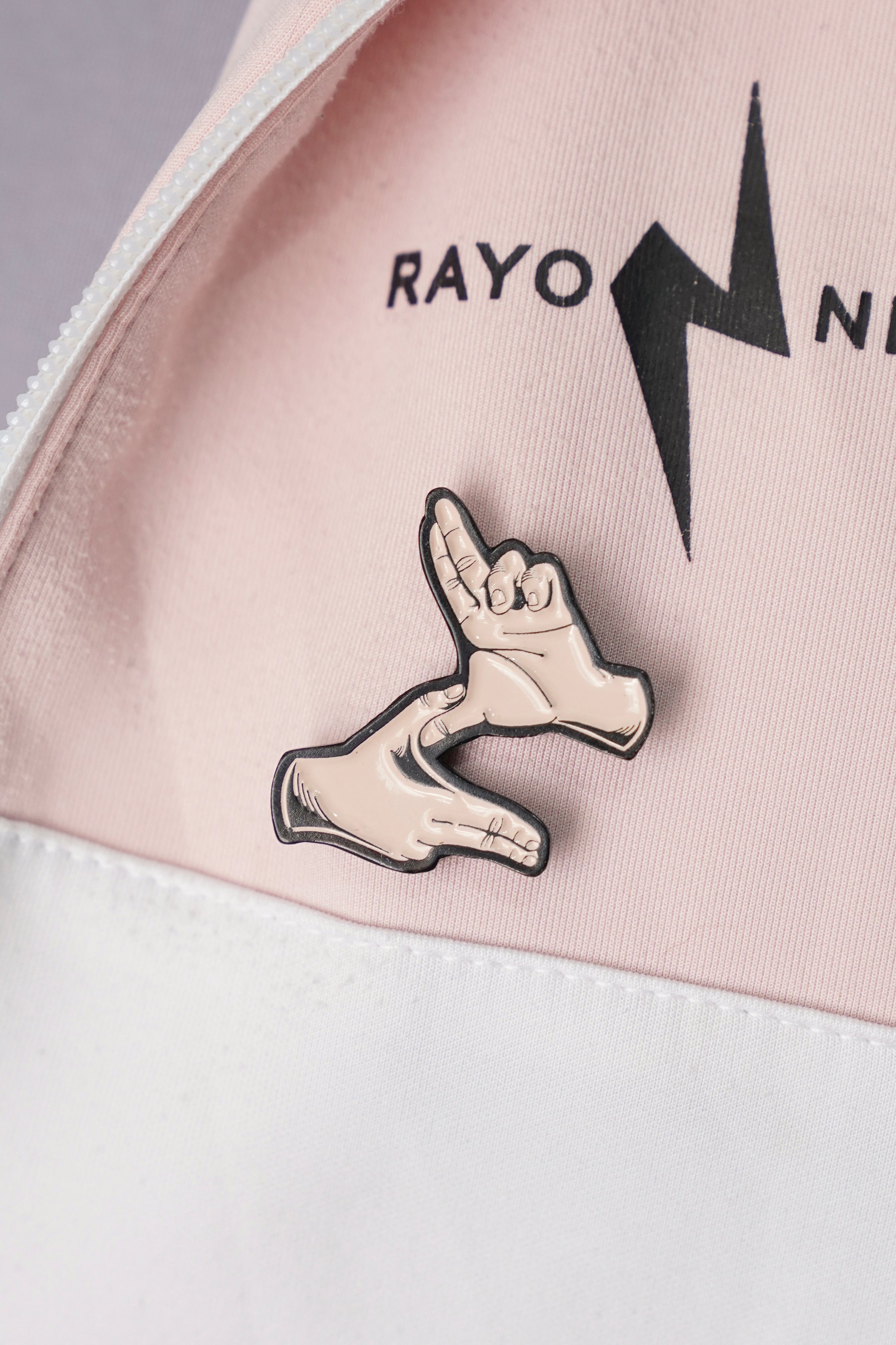 PIN RAYO NEGRO CRU