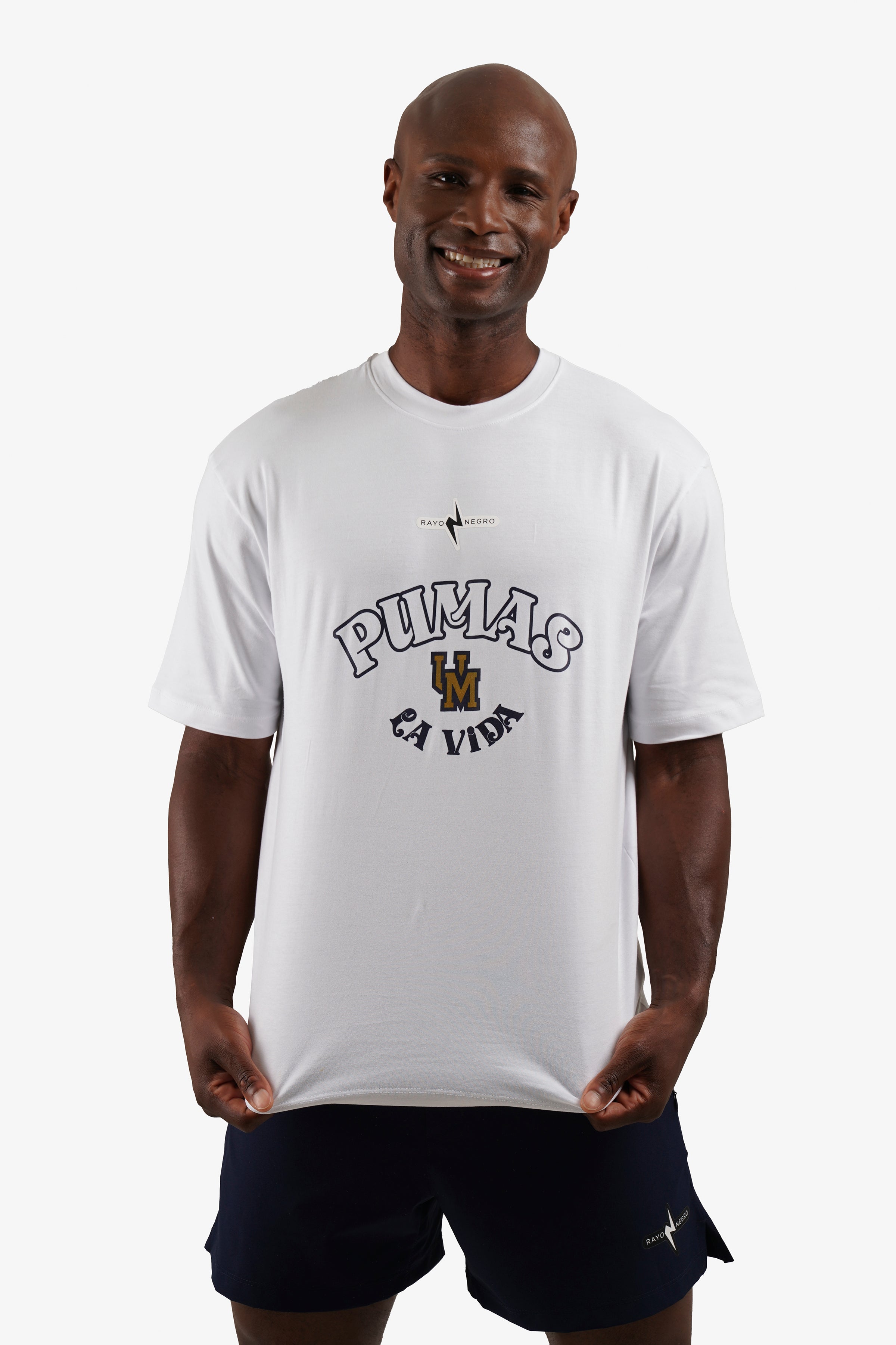 PLAYERA PUMAS LA VIDA RELAXED FIT