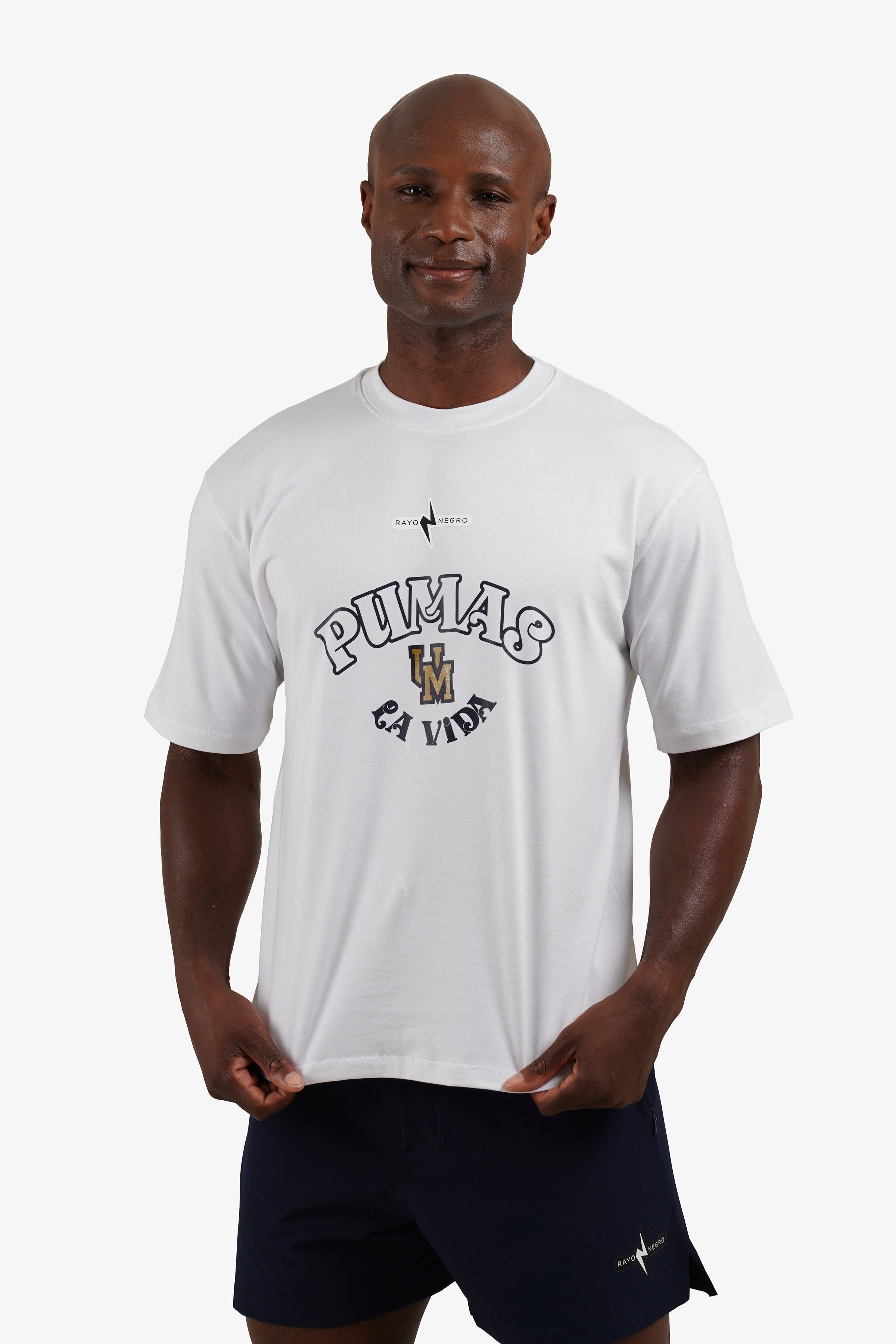 PLAYERA PUMAS LA VIDA RELAXED FIT