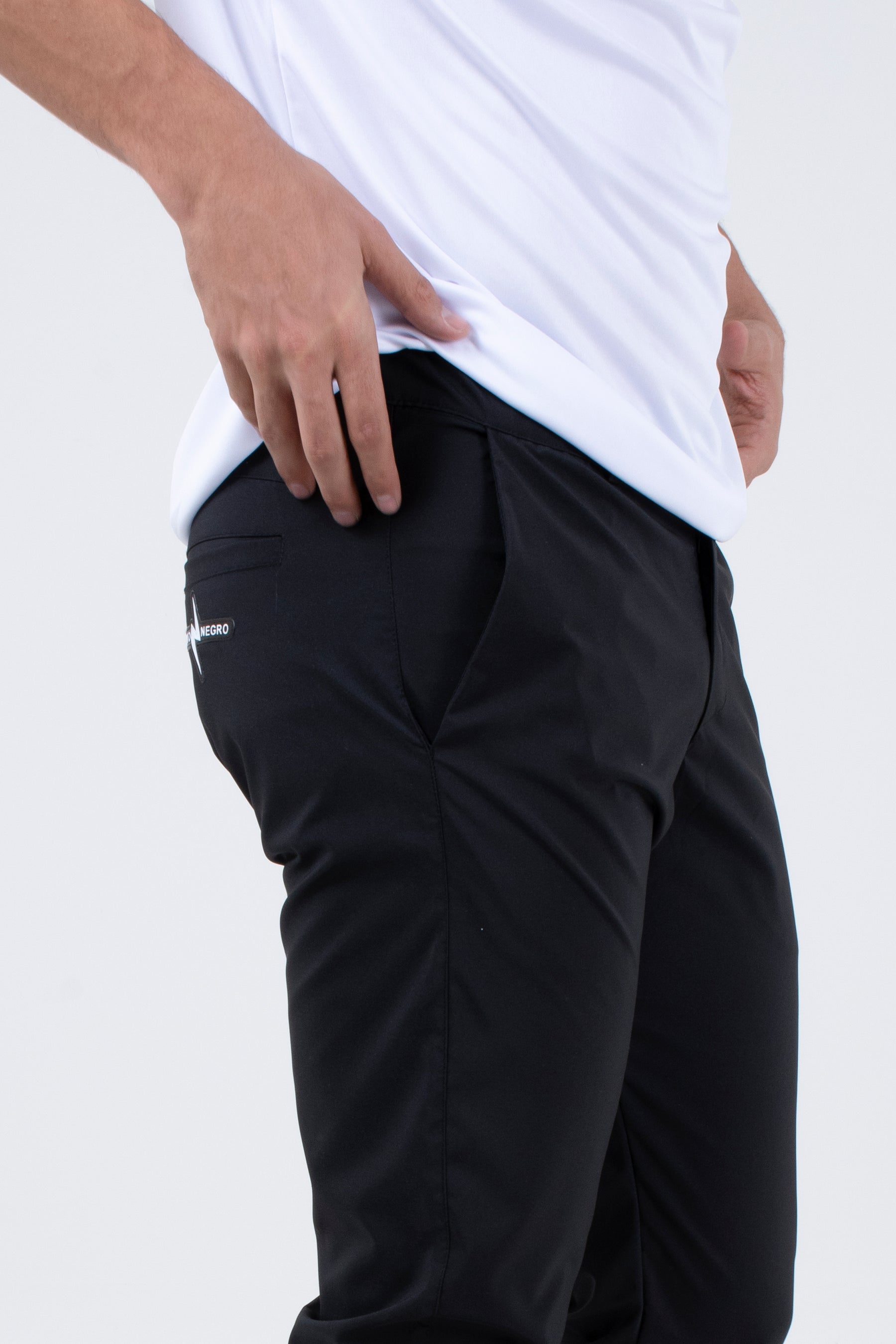 RayoNegro_PantalonParaEntrenador_PantalonTrainer_PantalonHiking_PantalonDeportivo_PantalonGolf_PantalonNegroDeportivo